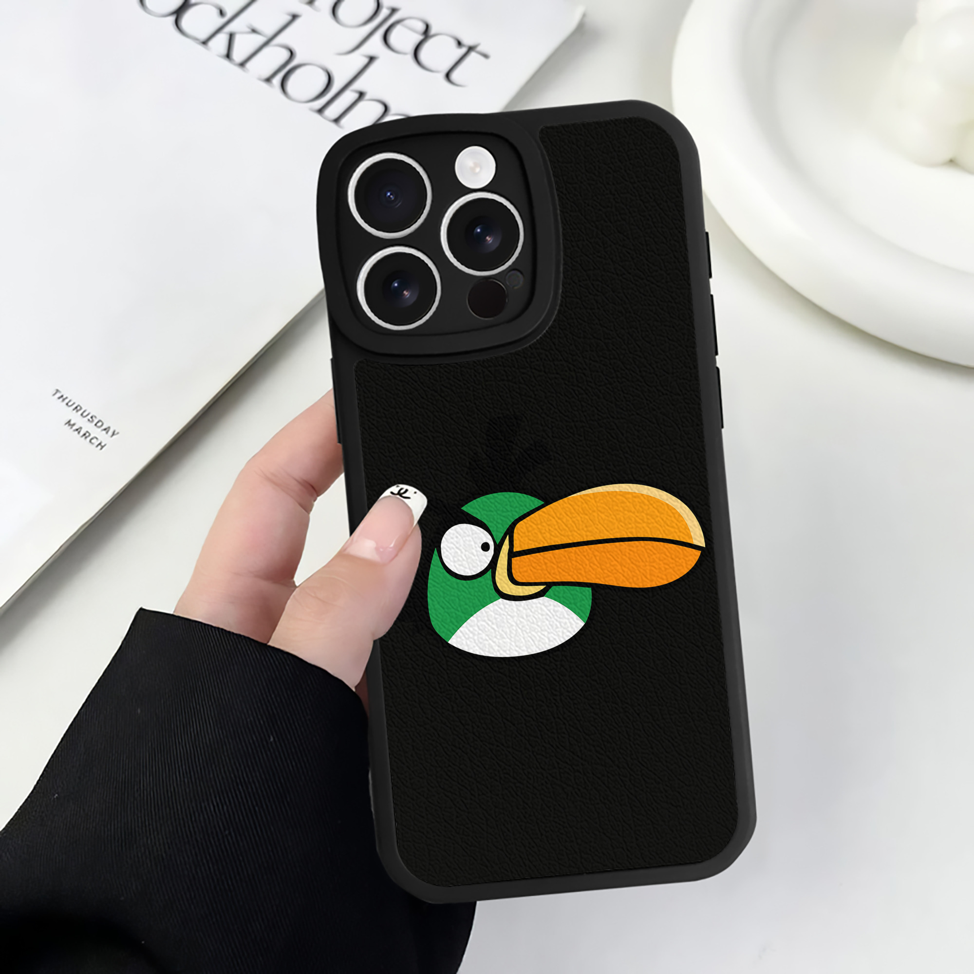 （画像用） Angry Birds アングリーバード 【iPhone 16シリーズ対応】シリコンスマホケース（レザー調） 材質：シリコン